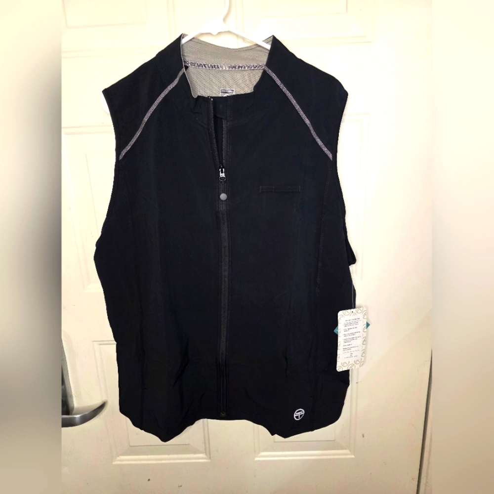 Women's NWT‎ Essential Thread Scrub Vest Size XXL